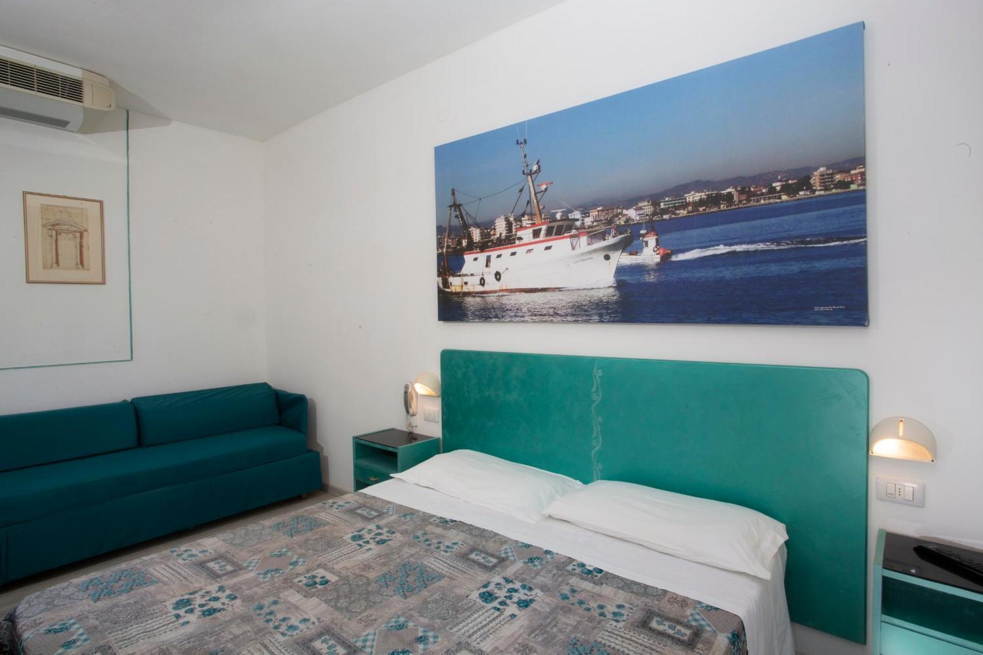 Hotel Marselli Rimini Extérieur photo