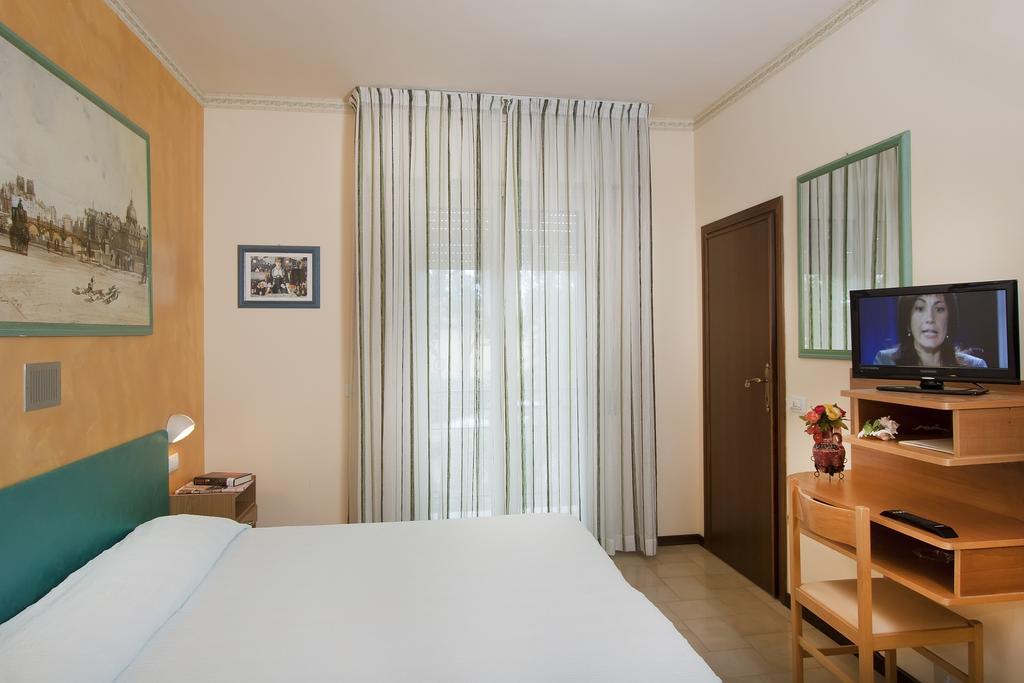 Hotel Marselli Rimini Extérieur photo
