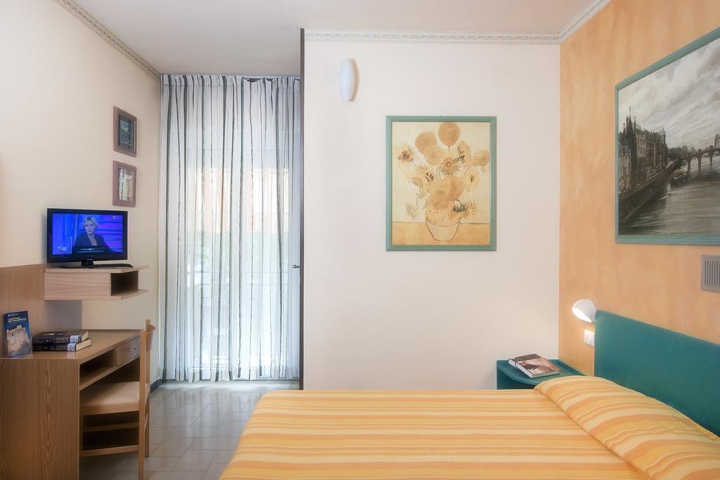 Hotel Marselli Rimini Extérieur photo