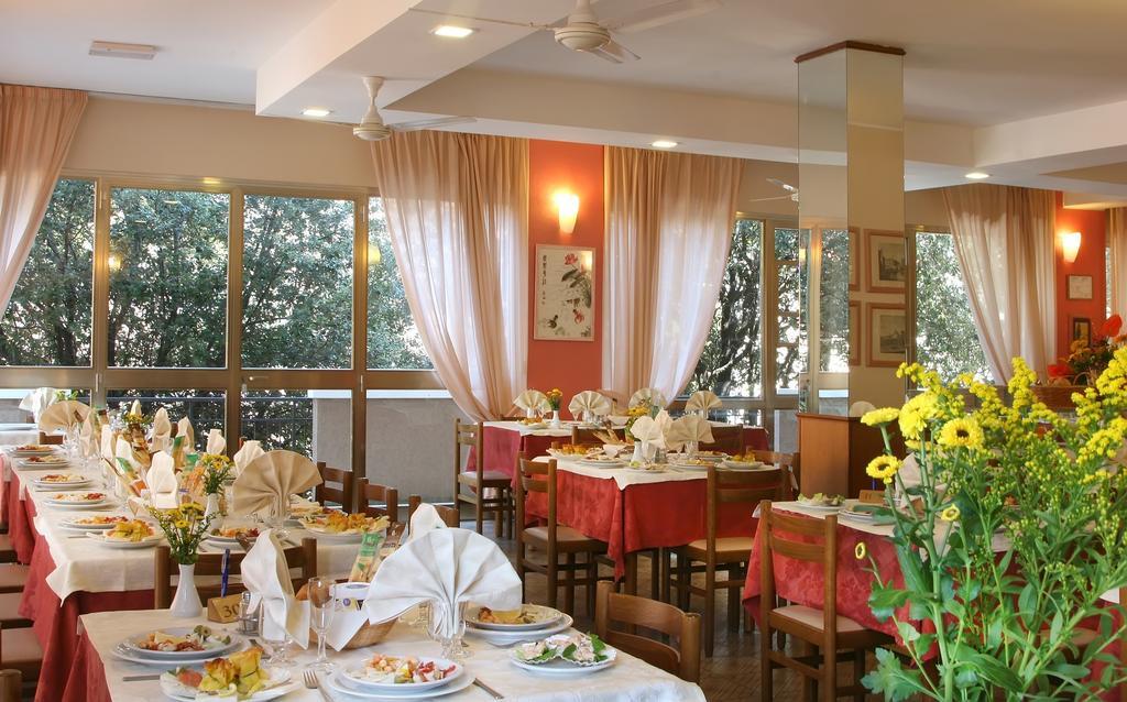Hotel Marselli Rimini Extérieur photo