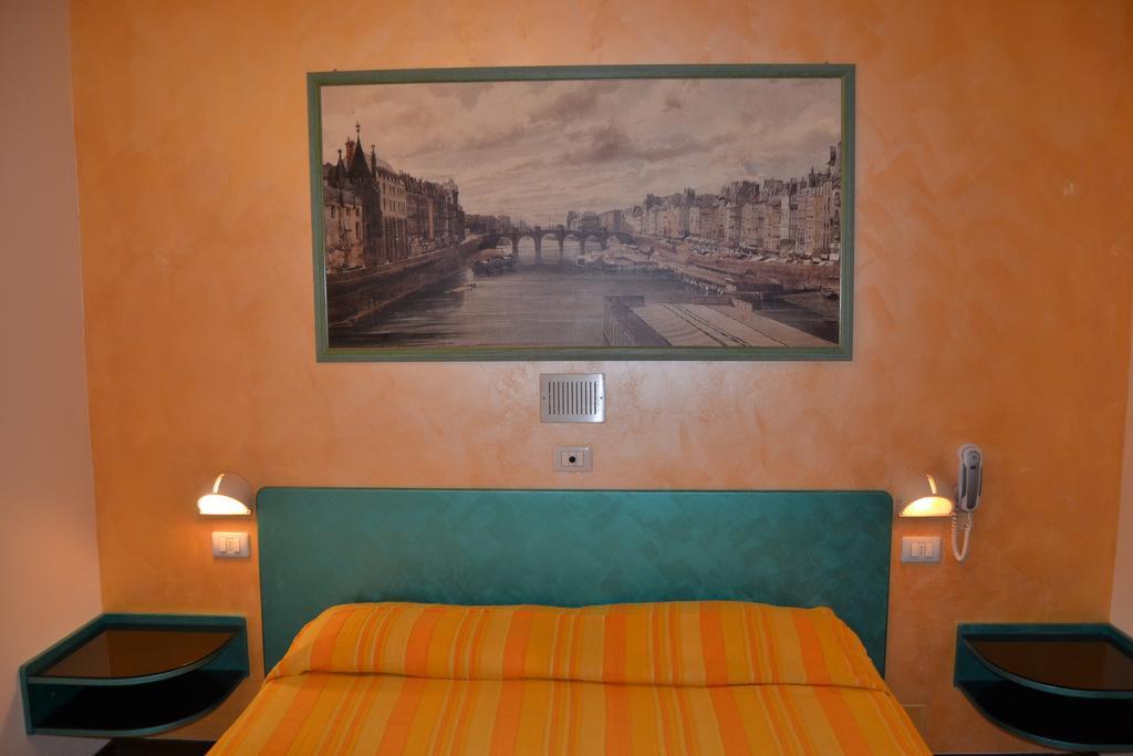 Hotel Marselli Rimini Extérieur photo