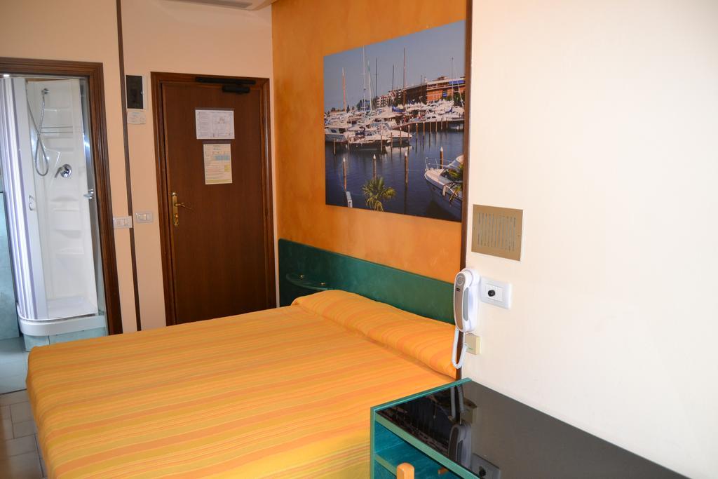 Hotel Marselli Rimini Extérieur photo