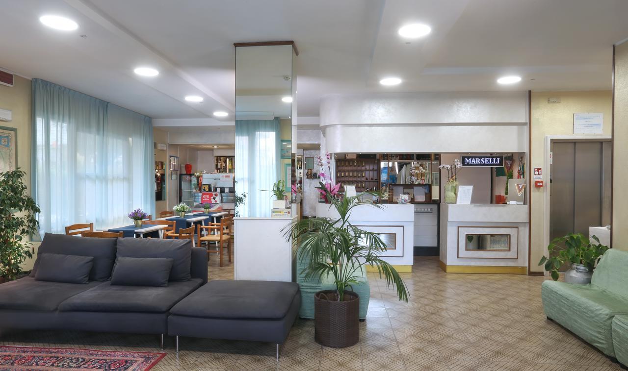 Hotel Marselli Rimini Extérieur photo