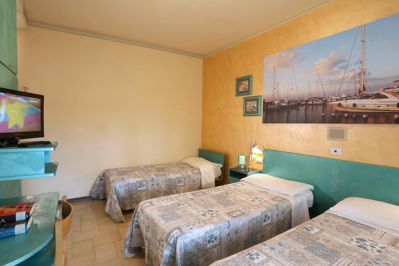 Hotel Marselli Rimini Extérieur photo