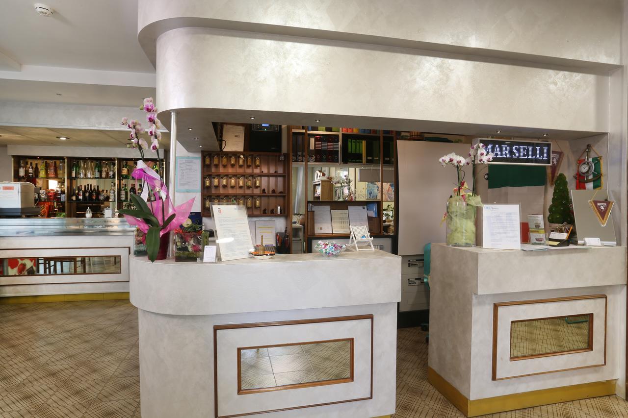 Hotel Marselli Rimini Extérieur photo