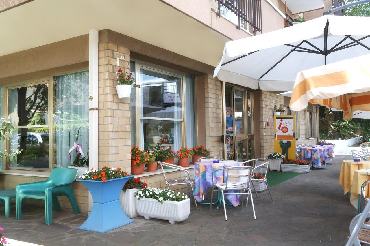 Hotel Marselli Rimini Extérieur photo
